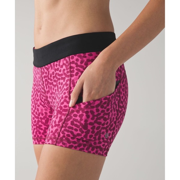 Lululemon What The Sport Short Ace Spot Magenta Purple Size 8 EUC - Picture 1 of 7